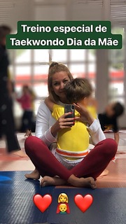 Vanessa Oliveira feet photo thumbnail