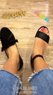 Vanessa Oliveira feet photo thumbnail