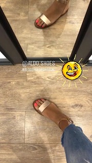 Vanessa Oliveira feet photo thumbnail