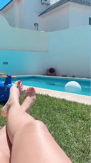 Vanessa Oliveira feet photo thumbnail