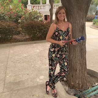 Vanessa Oliveira feet photo thumbnail