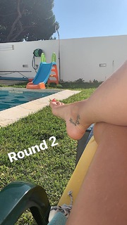 Vanessa Oliveira feet photo thumbnail