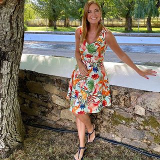 Vanessa Oliveira feet photo thumbnail