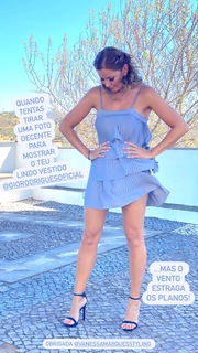 Vanessa Oliveira feet photo thumbnail