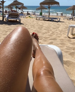 Vanessa Oliveira feet photo thumbnail
