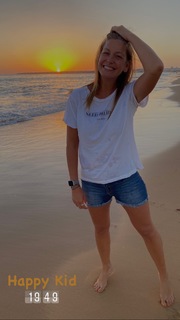 Vanessa Oliveira feet photo thumbnail