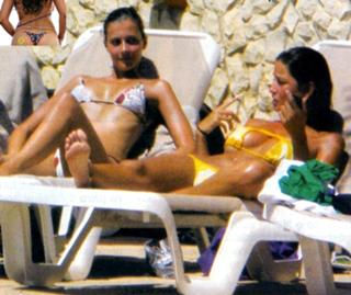 Vanessa Oliveira feet photo thumbnail