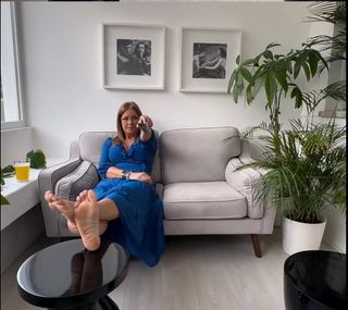 Vanessa Oliveira feet photo thumbnail