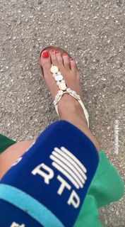 Vanessa Oliveira feet photo thumbnail