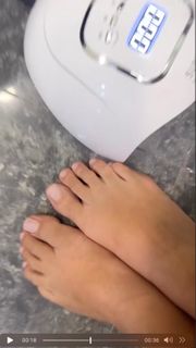 Vanessa Oliveira feet photo thumbnail