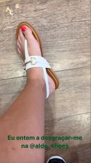 Vanessa Oliveira feet photo thumbnail