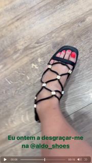 Vanessa Oliveira feet photo thumbnail