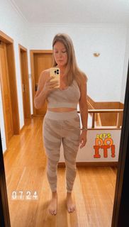 Vanessa Oliveira feet photo thumbnail