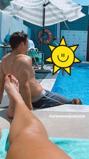 Vanessa Oliveira feet photo thumbnail