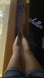 Vanessa Oliveira feet photo thumbnail