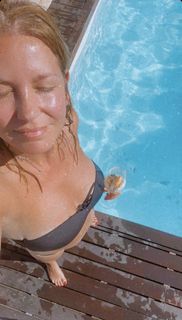 Vanessa Oliveira feet photo thumbnail