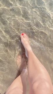 Vanessa Oliveira feet photo thumbnail