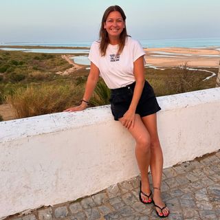 Vanessa Oliveira feet photo thumbnail