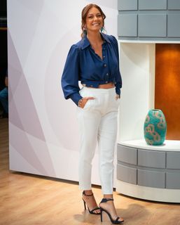 Vanessa Oliveira feet photo thumbnail