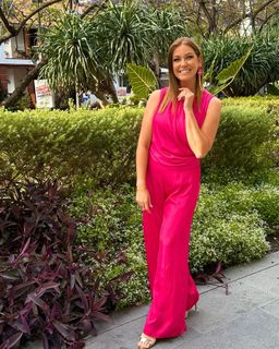 Vanessa Oliveira feet photo thumbnail