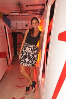 Vanessa Oliveira feet photo thumbnail