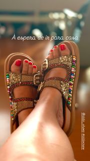 Vanessa Oliveira feet photo thumbnail