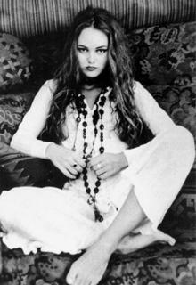 Vanessa Paradis feet photo thumbnail