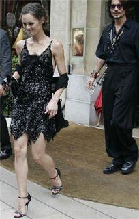 Vanessa Paradis feet photo thumbnail