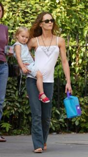 Vanessa Paradis feet photo thumbnail