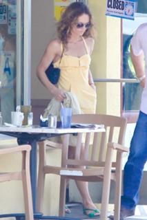 Vanessa Paradis feet photo thumbnail