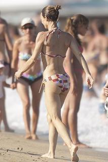 Vanessa Paradis feet photo thumbnail