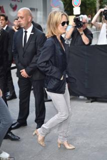 Vanessa Paradis feet photo thumbnail