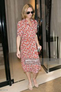 Vanessa Paradis feet photo thumbnail