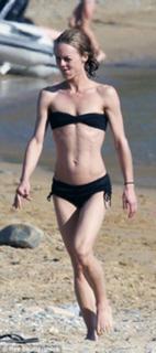 Vanessa Paradis feet photo thumbnail