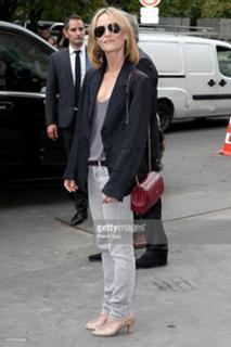 Vanessa Paradis feet photo thumbnail