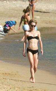 Vanessa Paradis feet photo thumbnail