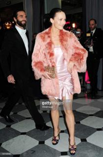 Vanessa Paradis feet photo thumbnail