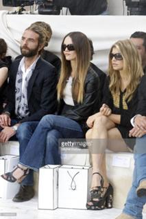 Vanessa Paradis feet photo thumbnail