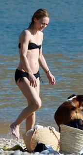 Vanessa Paradis feet photo thumbnail