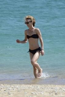 Vanessa Paradis feet photo thumbnail