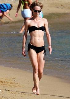 Vanessa Paradis feet photo thumbnail