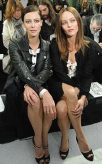 Vanessa Paradis feet photo thumbnail