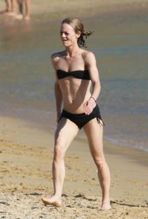 Vanessa Paradis feet photo thumbnail