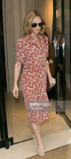 Vanessa Paradis feet photo thumbnail
