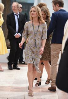 Vanessa Paradis feet photo thumbnail