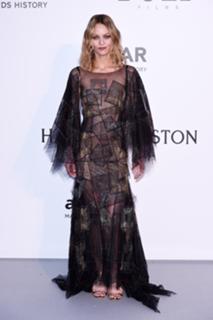 Vanessa Paradis feet photo thumbnail