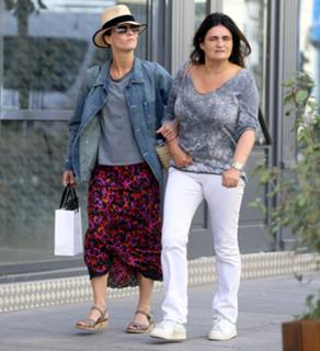 Vanessa Paradis feet photo thumbnail