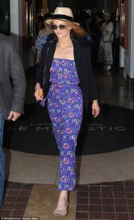 Vanessa Paradis feet photo thumbnail