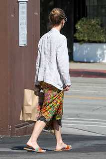 Vanessa Paradis feet photo thumbnail