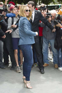 Vanessa Paradis feet photo thumbnail